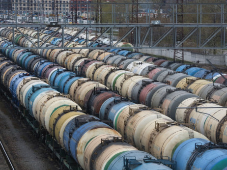 OPEC+ ostavlja na snazi ograničenja proizvodnje, ali će ih postepeno ukidati