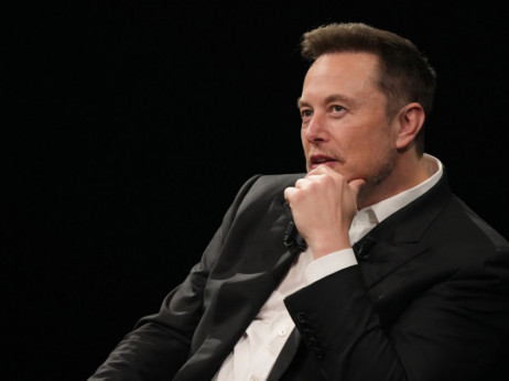Investitori žele da se Musk fokusira na Teslu jer rivali jačaju