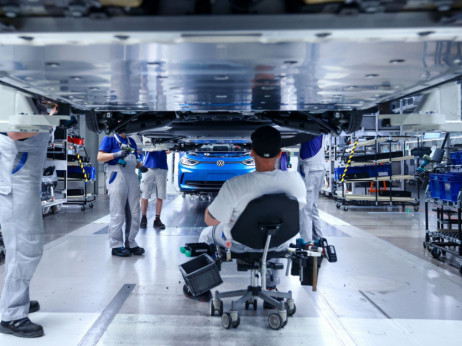 Nemačka industrijska proizvodnja pala treći mesec zaredom