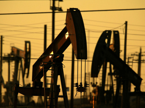 OPEC+ šokirao tržište promenom politike kojom nastoji da spusti cene
